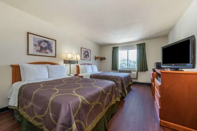 Super 8 by Wyndham Denton - photo 4
