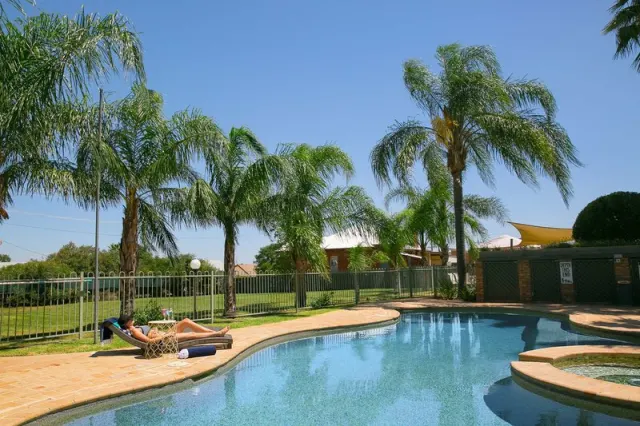 Best Western Sanctuary Inn - photo 4