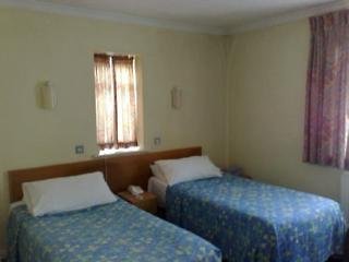 OYO Central Hotel Golders Green - photo 3