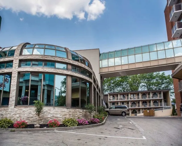 Quality Fallsview Cascade Inn - photo 2