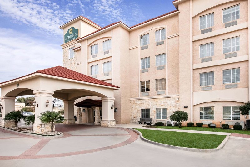 La Quinta Inn & Suites by Wyndham DFW Airport West - Euless - foto 1