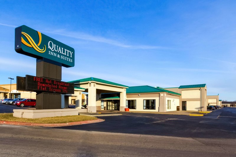 Quality Inn & Suites Moline - Quad Cities - photo 1