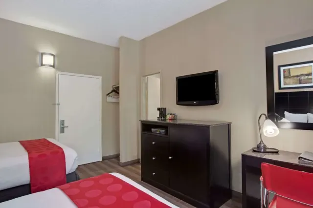 Ramada by Wyndham Bronx - photo 4