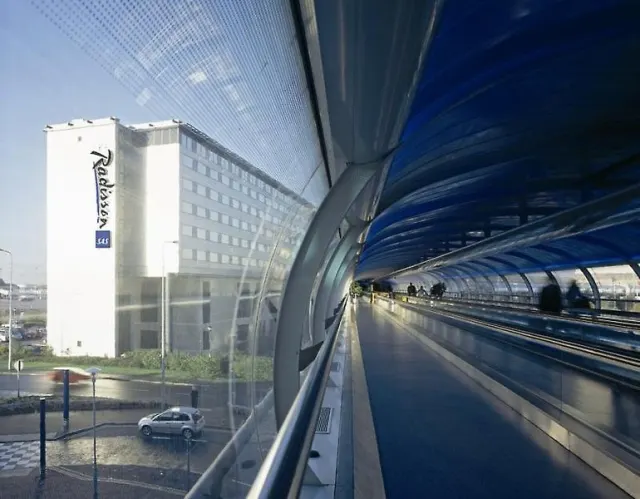Radisson Blu Manchester Airport - photo 2