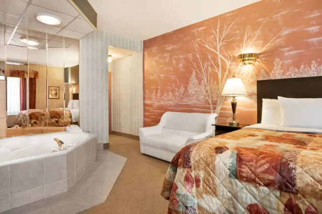 Days Inn by Wyndham Ste. Helene-de-Bagot - photo 4