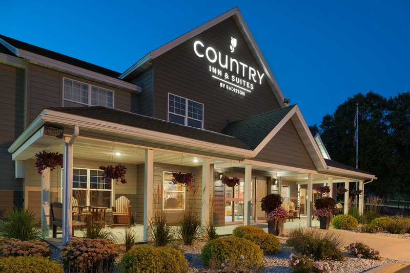 Country Inn & Suites by Radisson, Decorah, IA - photo 1