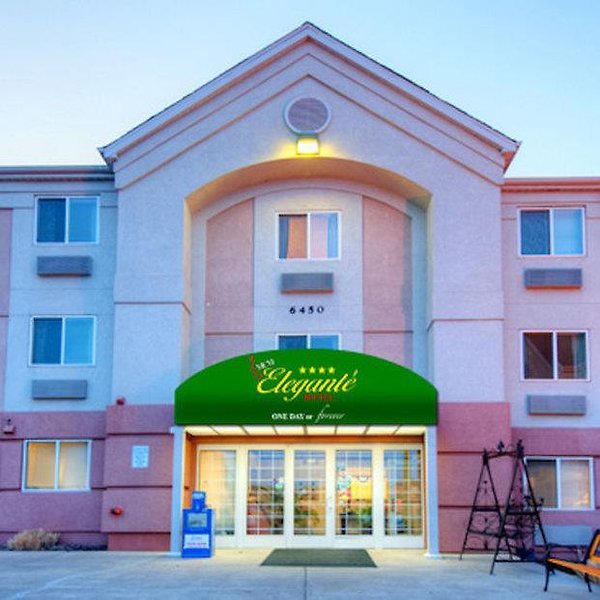 NH Elegant Hotel - photo 1