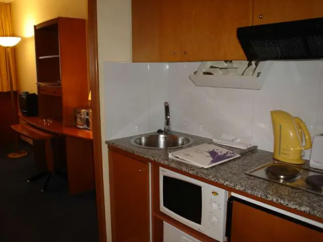 Citadines Ramblas Barcelona - photo 3