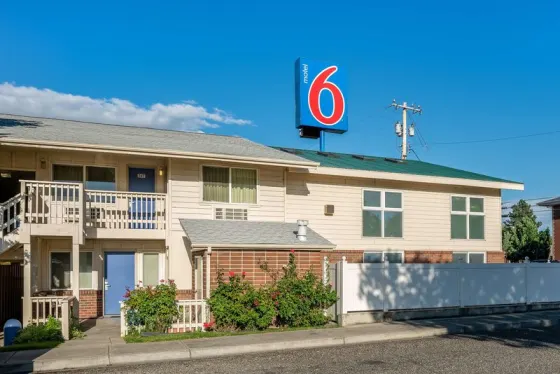 Motel 6