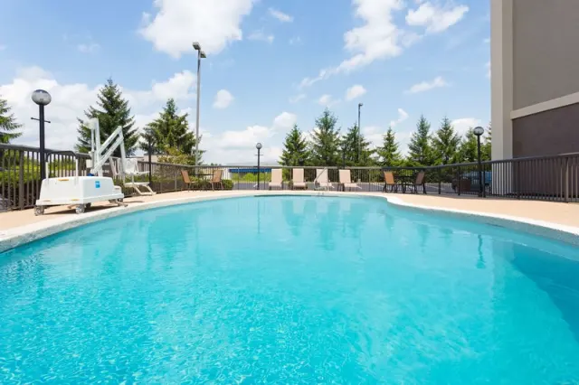 Hampton Inn Somerset - photo 4