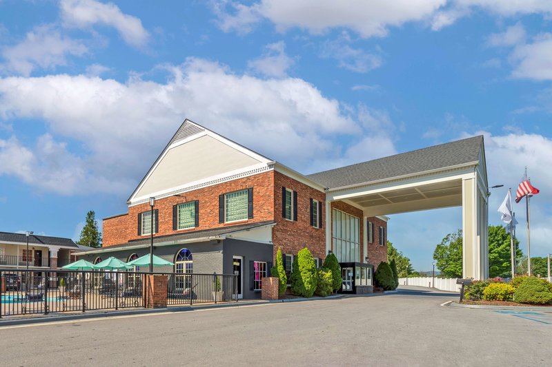 Best Western Hendersonville Inn - photo 1