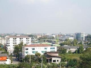 Roomquest Sps Hotel And Residence - photo 4