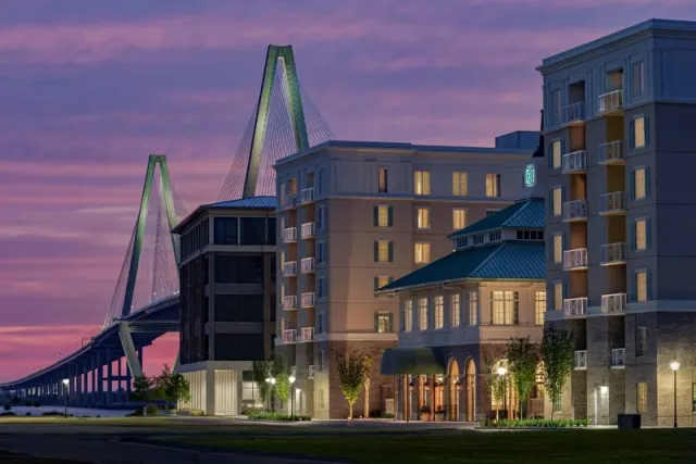 Embassy Suites by Hilton Charleston Harbor Mount Pleasant, Mount Pleasant