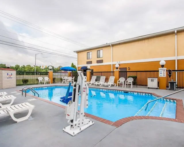 Quality Inn Edmund Pettus Bridge Area - photo 2