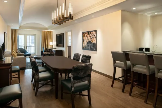 Embassy Suites New Orleans - photo 4