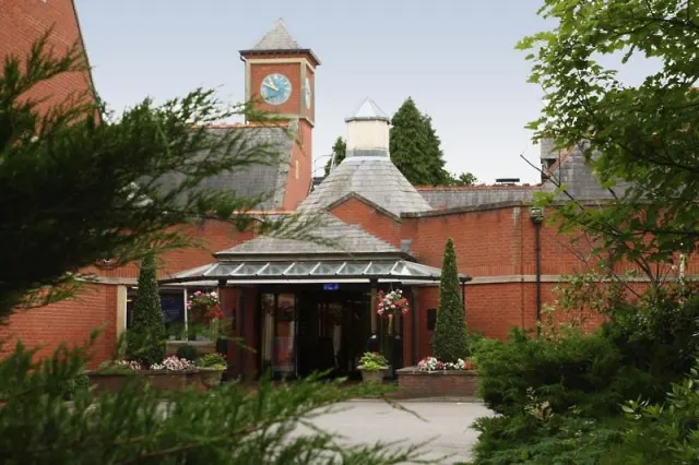 DoubleTree by Hilton St. Anne's Manor - photo 3