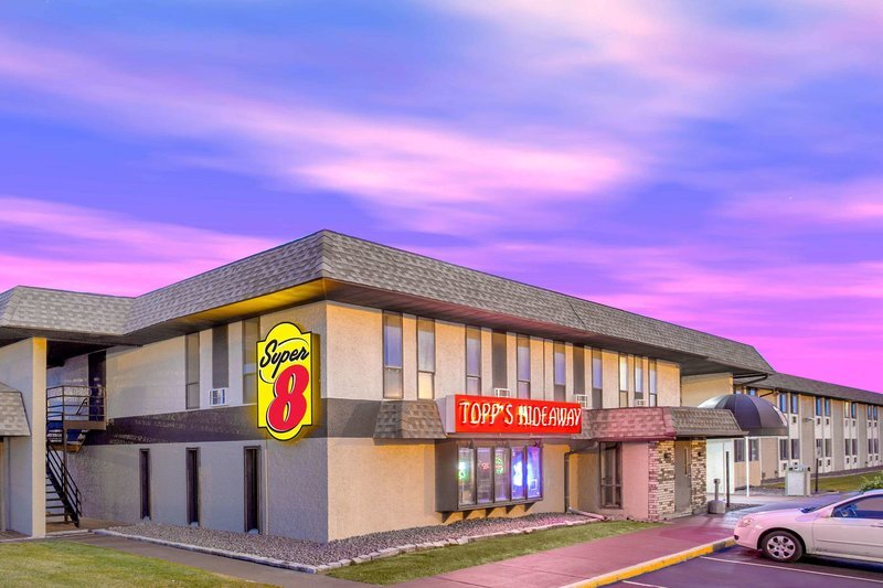Super 8 by Wyndham Windsor/Madison North - photo 1