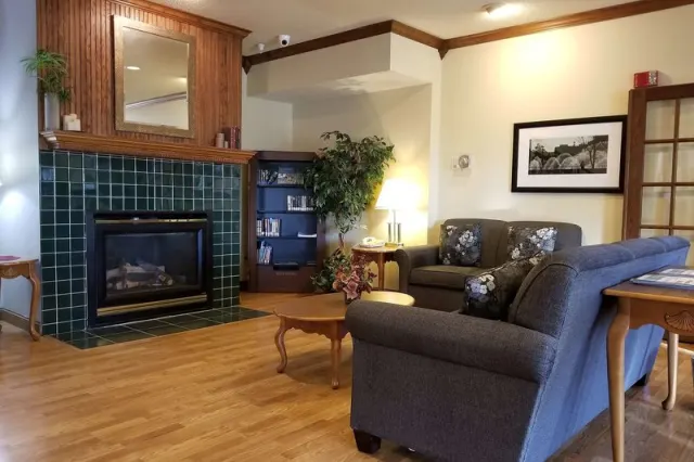 AmericInn by Wyndham Galesburg - photo 3