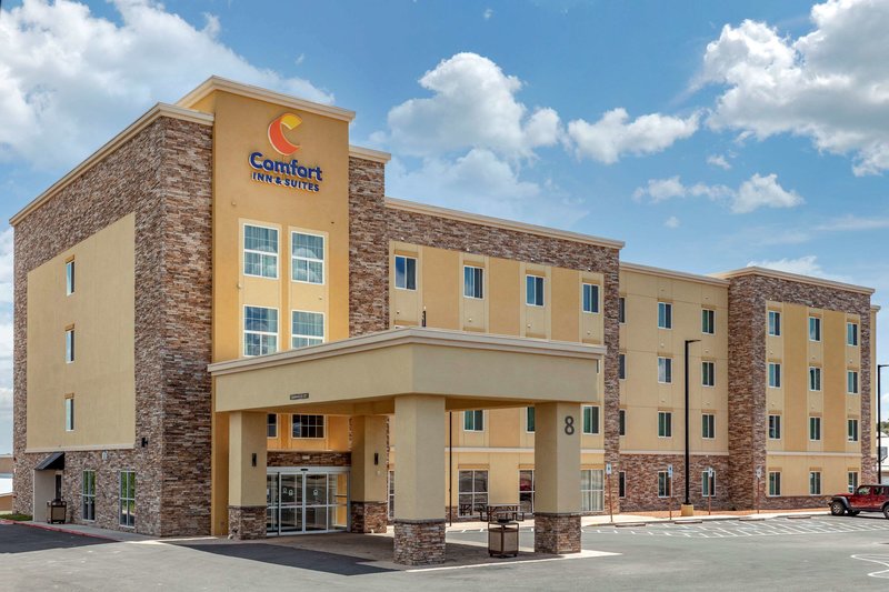 Comfort Inn & Suites - foto 1