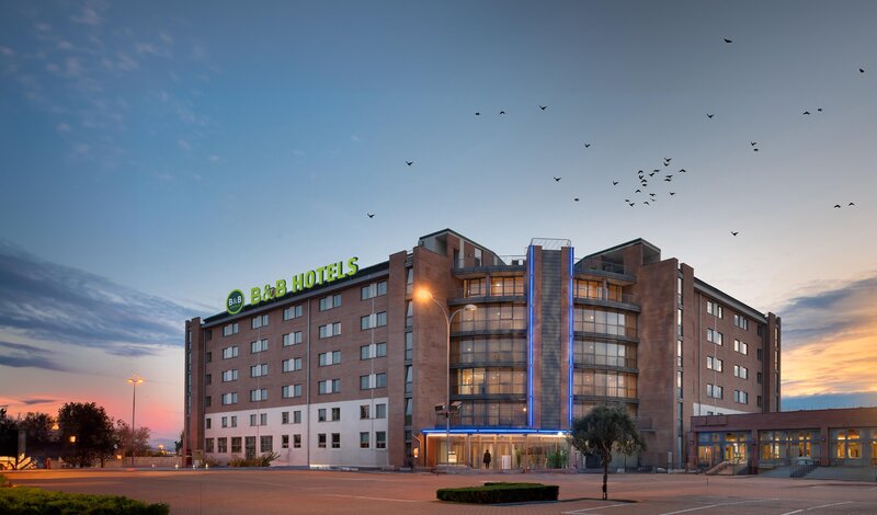 Record Hotel - photo 1