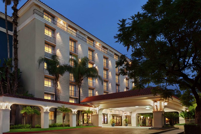 Embassy Suites Arcadia Pasadena - photo 1