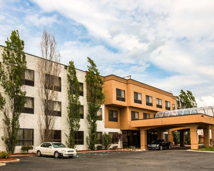 Quality Inn & Suites - fotografie 1