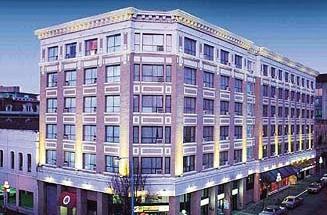 Best Western Plus Carlton Plaza Hotel - photo 1