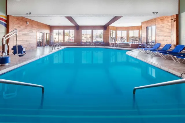 Ramada by Wyndham Mackinaw City Waterfront - รูปภาพที่ 3