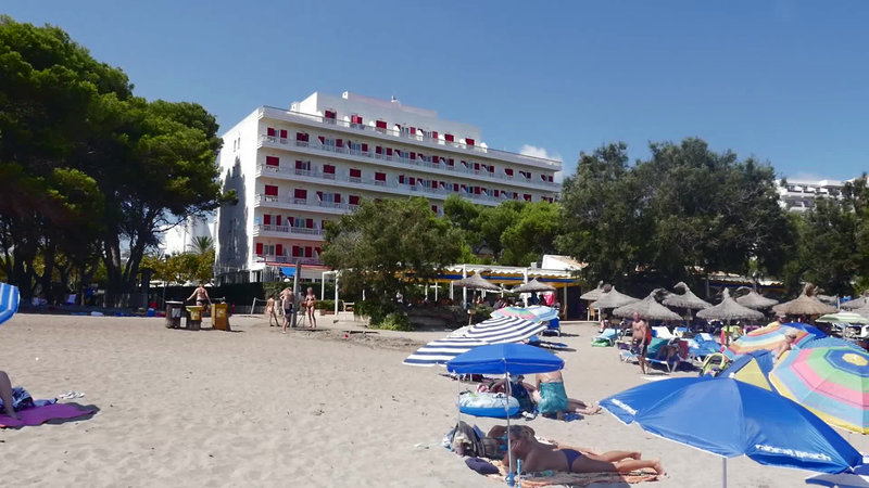 Universal Hotel Laguna - photo 1