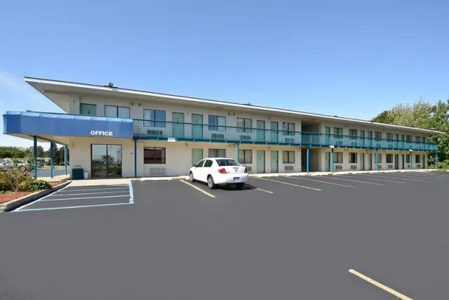 Americas Best Value Inn - photo 2