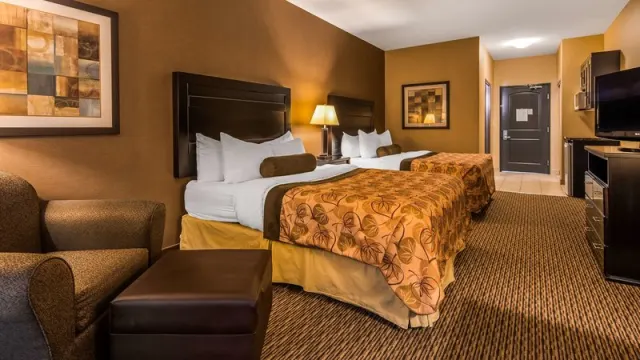 Best Western Plus Estevan Inn & Suites - photo 3