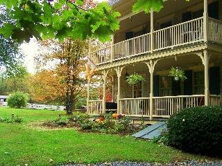 Fallen Tree Farm Bed And Breakfast - photo 2