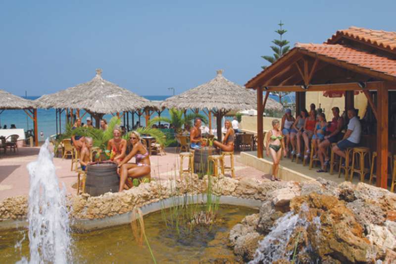 Bungalow Beach Resort - photo 1
