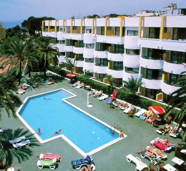 Palmanova Beach Apartments by TRH - photo 2