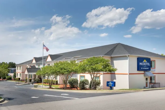 Microtel Inn and Suites by Wyndham ColumbiaFort Jackson N - photo 3