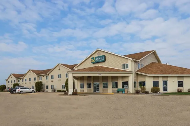 Quality Inn & Suites - photo 3