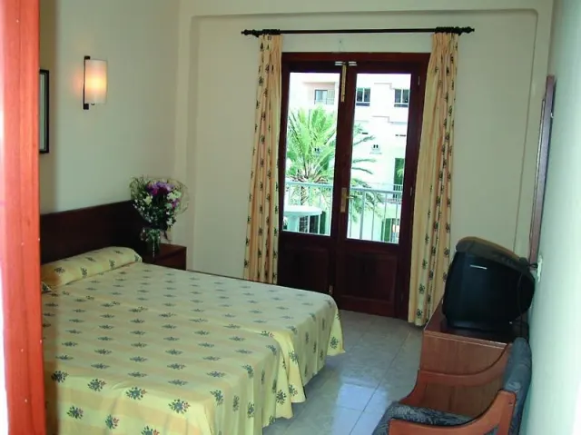 Eix Alcudia Hotel - photo 3