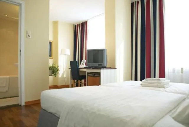 Thon Hotel Rotterdam - photo 4