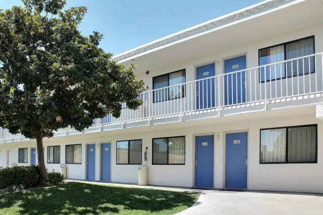 Motel 6 Atascadero - photo 2