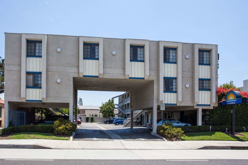 Days Inn by Wyndham Orange Anaheim - photo 1