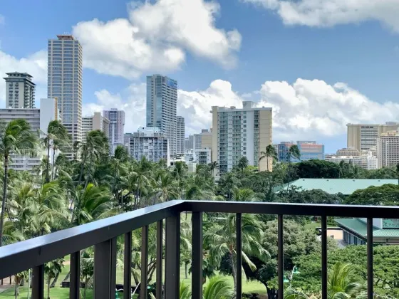 DoubleTree by Hilton Hotel Alana Waikiki Beach