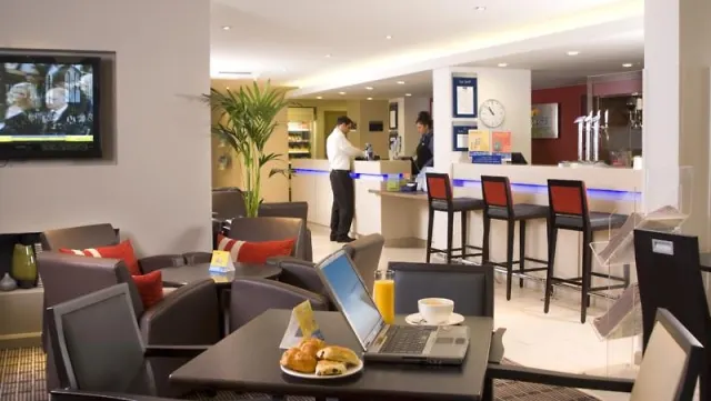 Holiday Inn Express Stoke-On-Trent - photo 3