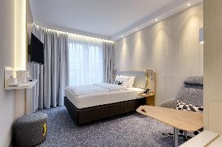 Premier Inn Gottingen - photo 4