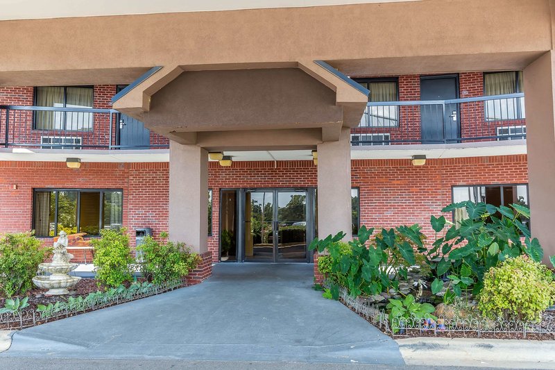 Quality Inn Calera - photo 1