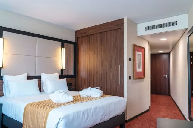 Nash Suites Hotel - foto 4