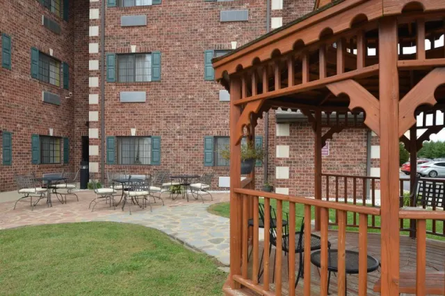 Country Hearth Inn & Suites - Union City / Atlanta - photo 2