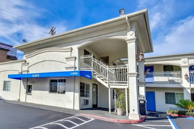 Garden Grove Inn - photo 2