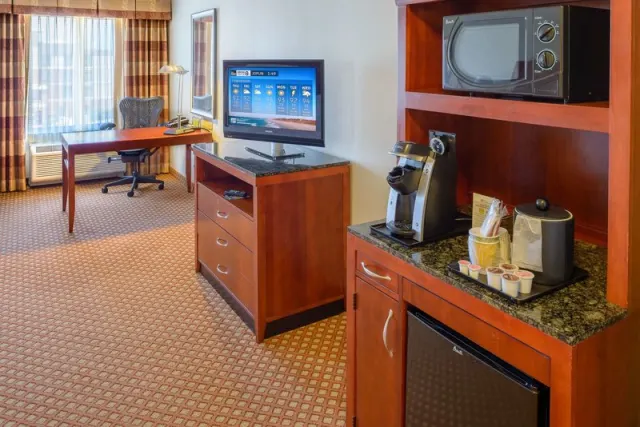 Hilton Garden Inn Joplin - photo 4