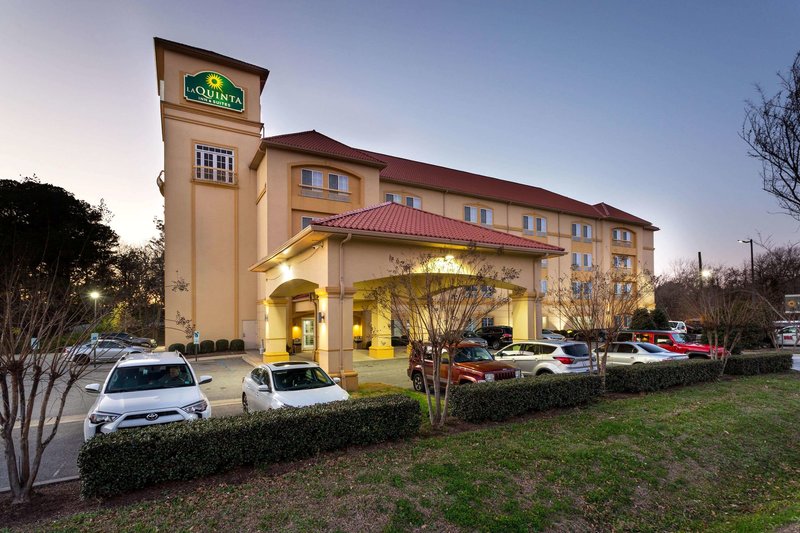 La Quinta Inn  Suites by Wyndham Norfolk Airport - photo 1