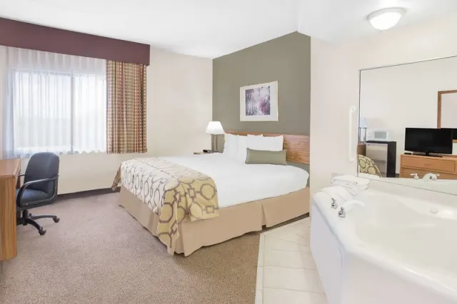 Baymont by Wyndham Janesville - photo 3